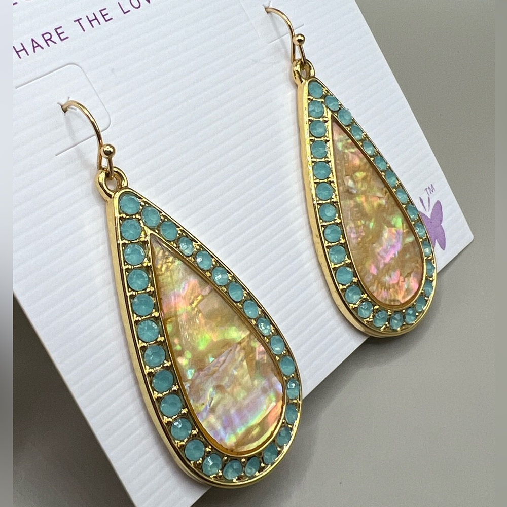 NWT lia sophia “Awaken” earrings Genuine Abalone shell w/ resin, matte gold tone